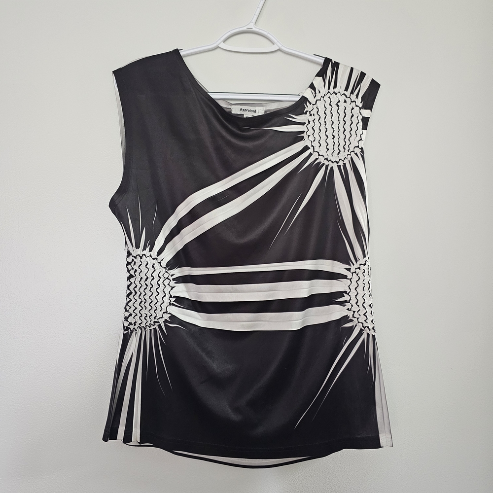 Appraisal XL Black and White Women's Top Whimsigoth Y2K Popcorn Pleated Tank